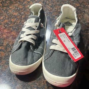 Bay shore shoes size 10 NWT